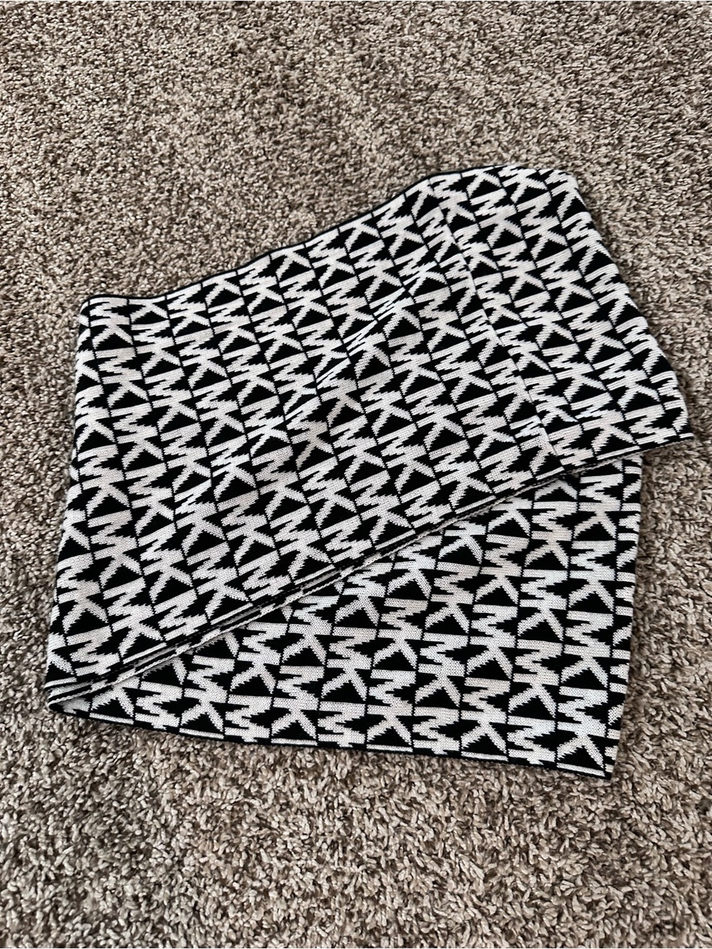 MICHAEL Michael Kors Black and White Logo Knit Scarf